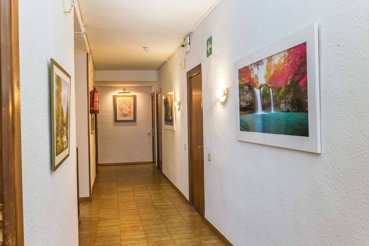 Hotel Parras Арнедильо Экстерьер фото